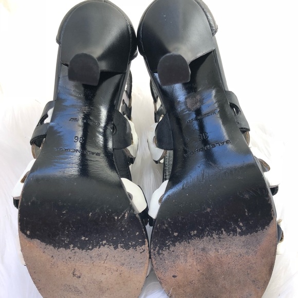 Gorgeous unique Balenciaga leather heeled sandals - Picture 6 of 10